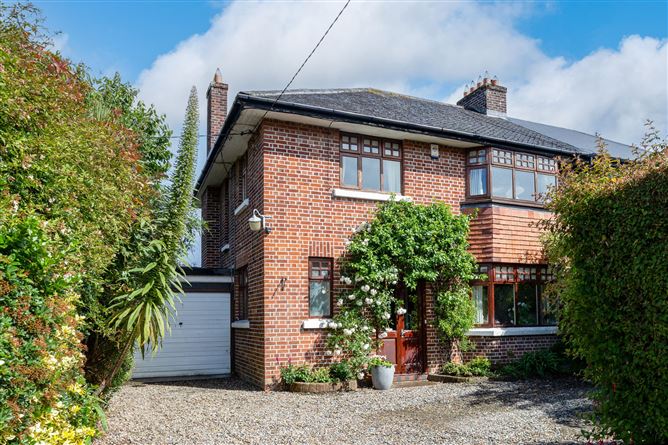 https://photos-a.propertyimages.ie/media/6/7/5/4999576/9cd550d1-60cc-43fb-9576-4cecf39d5e2f_l.jpg