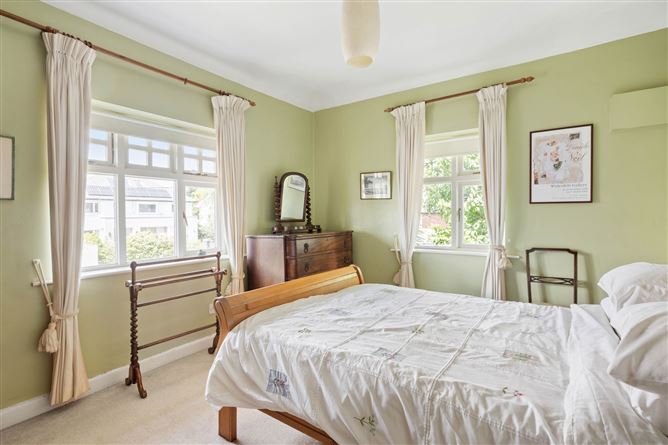 https://photos-a.propertyimages.ie/media/6/7/5/4999576/9cd550d1-60cc-43fb-9576-4cecf39d5e2f_l.jpg