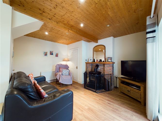 9 Sarsfield St., Thurles, Co. Tipperary Sherry FitzGerald Gleeson