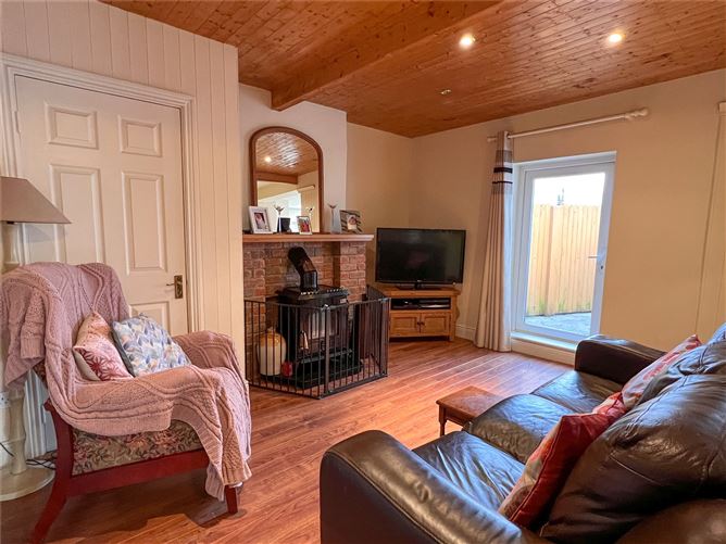 9 Sarsfield St., Thurles, Co. Tipperary Sherry FitzGerald Gleeson