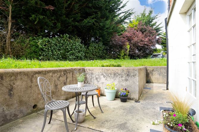 2 Wyvern House, Killiney, Co. Dublin