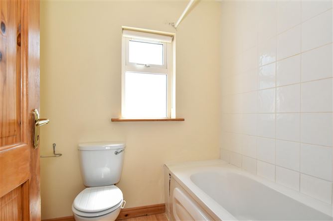 120 Woodfield, Galway Road, Tuam, Co. Galway