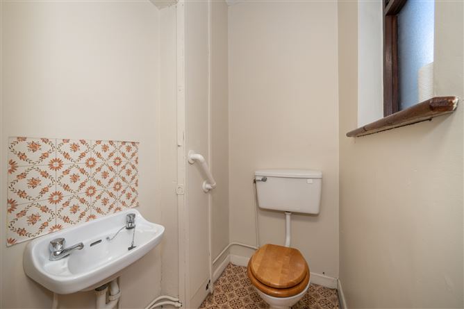Neidín, 96 Earlswood Estate, The Lough, Cork City