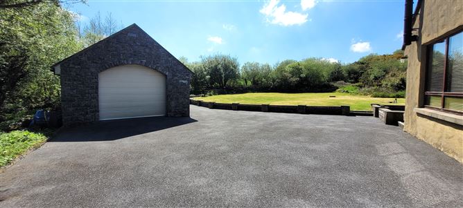 Kinnock, Louisburgh, Mayo