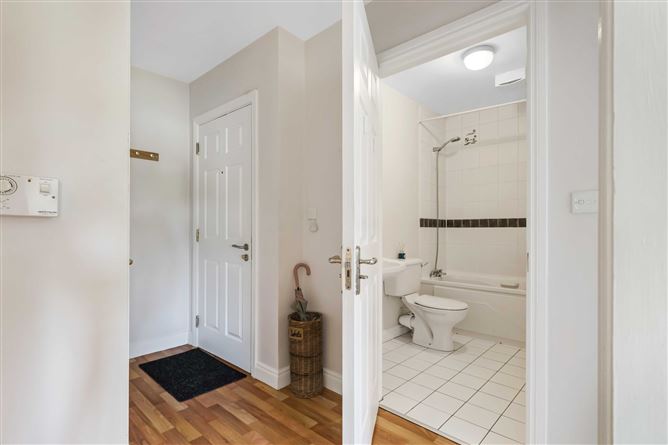 29 Johnston Court, Church Street, Cavan