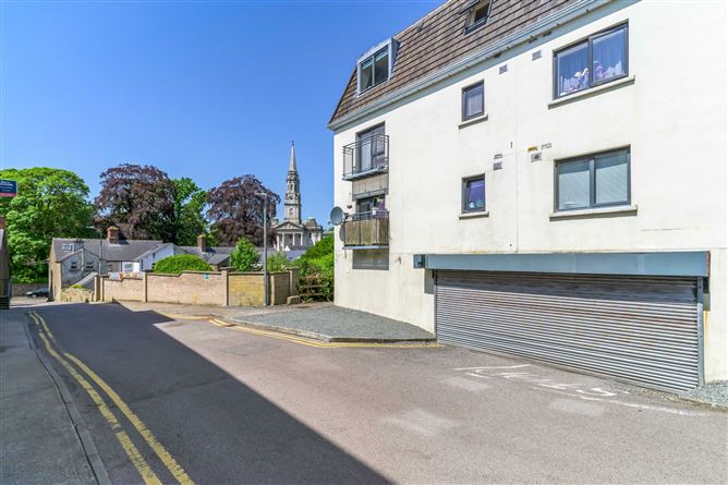 Photo 17 of 18 — 29 Johnston Court, Church Street, Cavan
