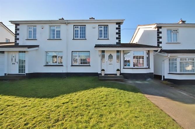 38 The Grove, Kingswood Heights, Dublin 24