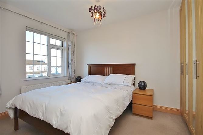 38 The Grove, Kingswood Heights, Dublin 24