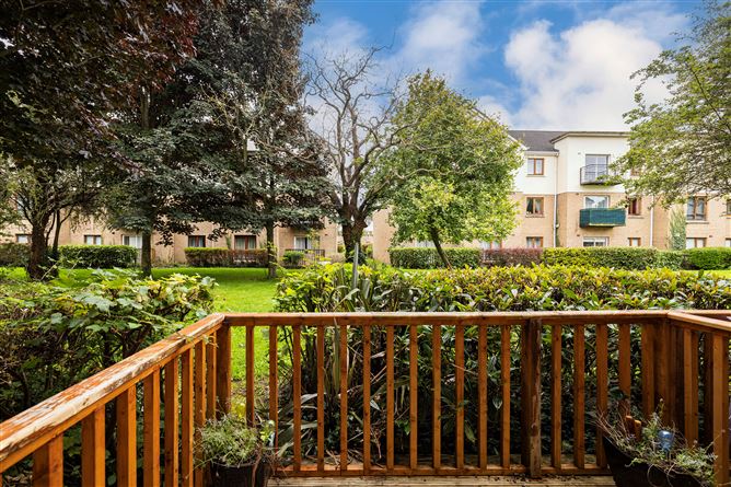 37 The Green Larch Hill, Santry, Dublin 9