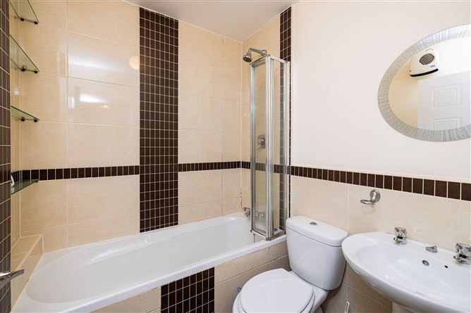 37 The Green Larch Hill, Santry, Dublin 9
