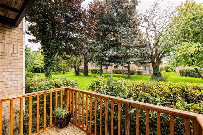 37 The Green Larch Hill, Santry, Dublin 9