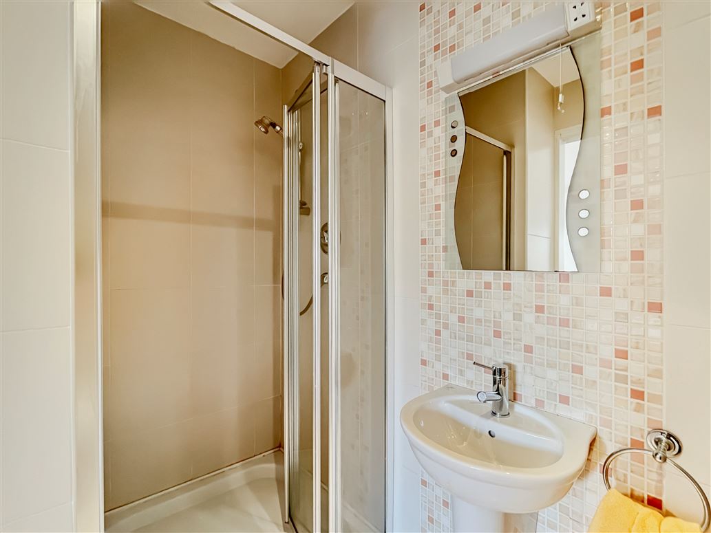 45 Cuirt Seoige, Bohermore, Galway