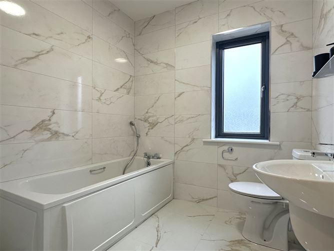 79 Cnoc an Chaislean, Oranmore, Co. Galway