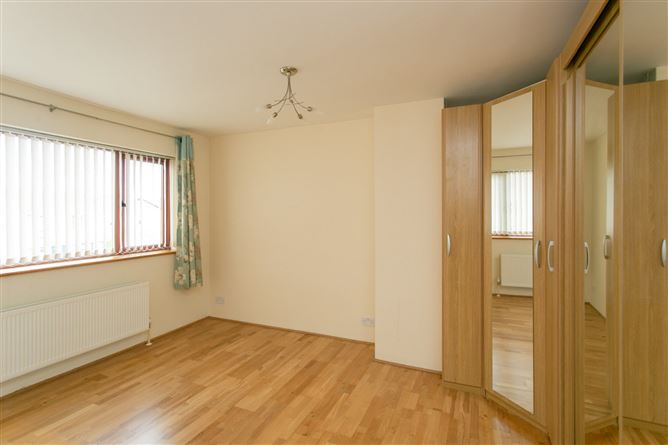 90 Broadford Drive, Ballinteer, Dublin 16