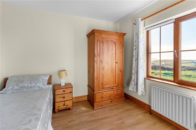 2 Strand View, Allihies Village, Beara, Co. Cork