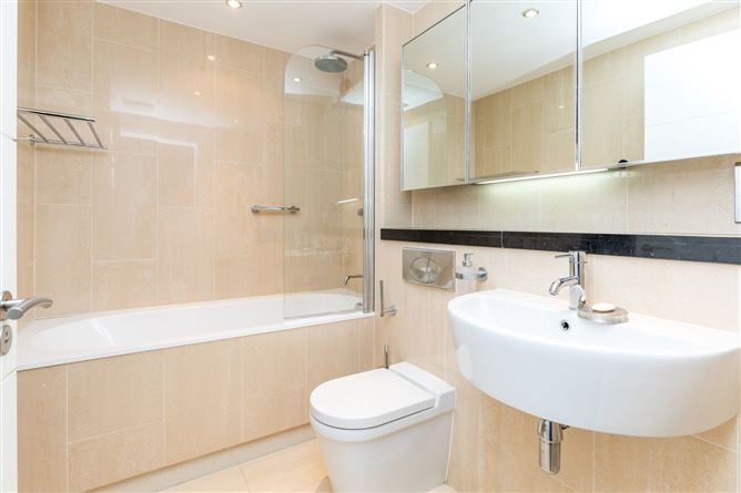35 The Waterfront, Grand Canal Dk, Dublin 2