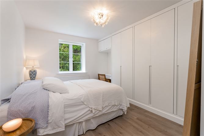 7 Glen Court, Stepaside Park, Stepaside,   Dublin 18