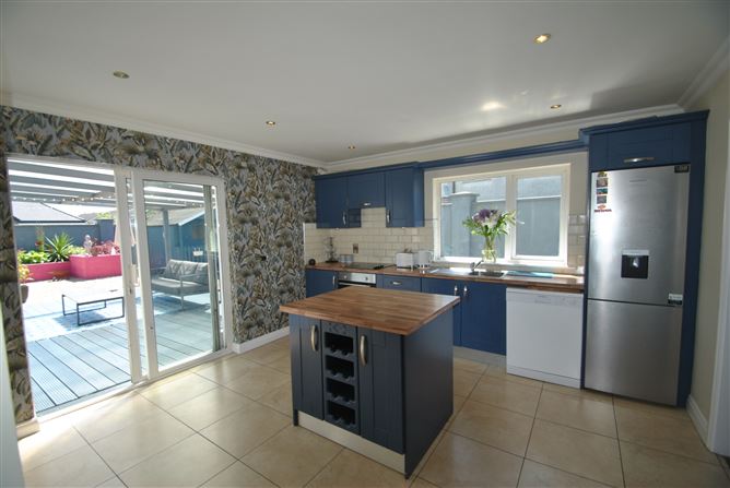 Photo 10 of 47 — 141 Glencarrick, Roscrea, Co. Tipperary