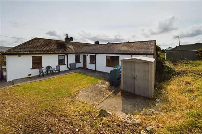 Hollybell Cottage, 6 Brooke Road, Passage East, Waterford