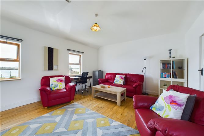 Hollybell Cottage, 6 Brooke Road, Passage East, Waterford