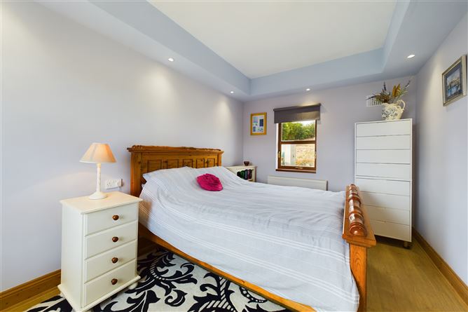 Hollybell Cottage, 6 Brooke Road, Passage East, Waterford