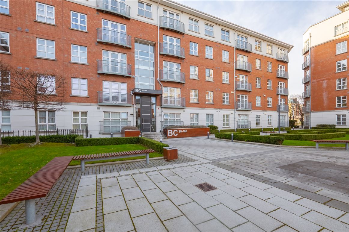 66 The Waterside, Grand Canal Dk, Dublin 4