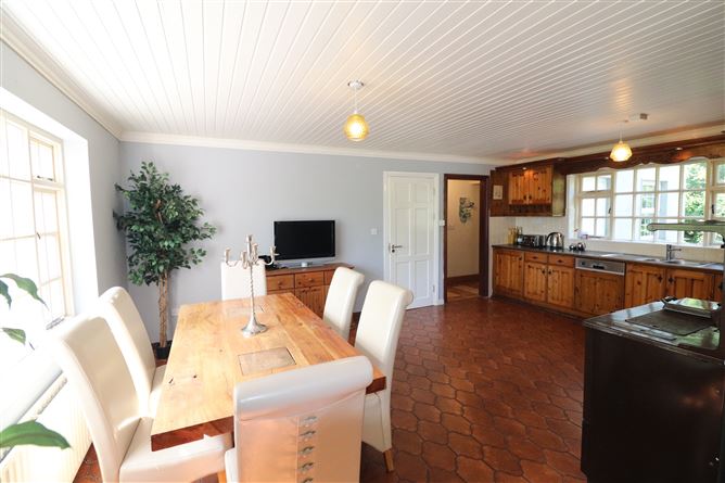Wakefield House, Killaloe, Clare
