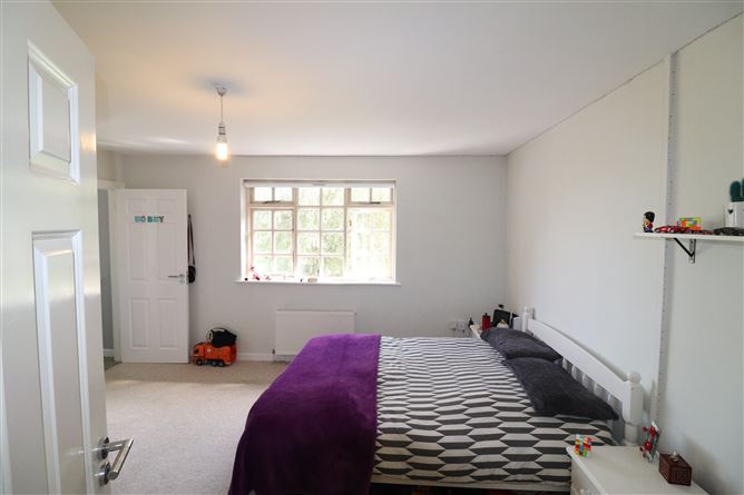 Wakefield House, Killaloe, Clare
