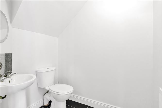 https://photos-a.propertyimages.ie/media/6/8/0/4996086/a676cdca-8741-49b3-984c-37e16101f8ef_l.jpg