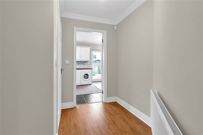 https://photos-a.propertyimages.ie/media/6/8/0/4996086/a676cdca-8741-49b3-984c-37e16101f8ef_l.jpg