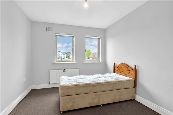https://photos-a.propertyimages.ie/media/6/8/0/4996086/a676cdca-8741-49b3-984c-37e16101f8ef_l.jpg