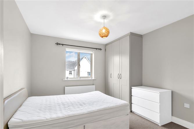 https://photos-a.propertyimages.ie/media/6/8/0/4996086/a676cdca-8741-49b3-984c-37e16101f8ef_l.jpg