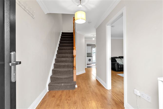 https://photos-a.propertyimages.ie/media/6/8/0/4996086/a676cdca-8741-49b3-984c-37e16101f8ef_l.jpg
