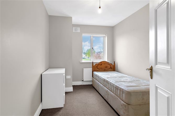 https://photos-a.propertyimages.ie/media/6/8/0/4996086/a676cdca-8741-49b3-984c-37e16101f8ef_l.jpg