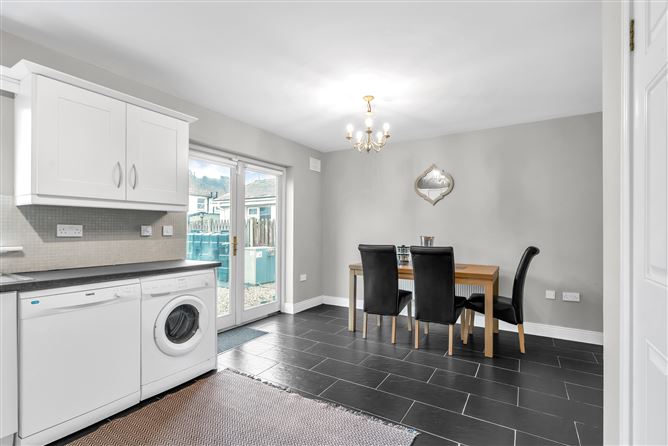 https://photos-a.propertyimages.ie/media/6/8/0/4996086/a676cdca-8741-49b3-984c-37e16101f8ef_l.jpg