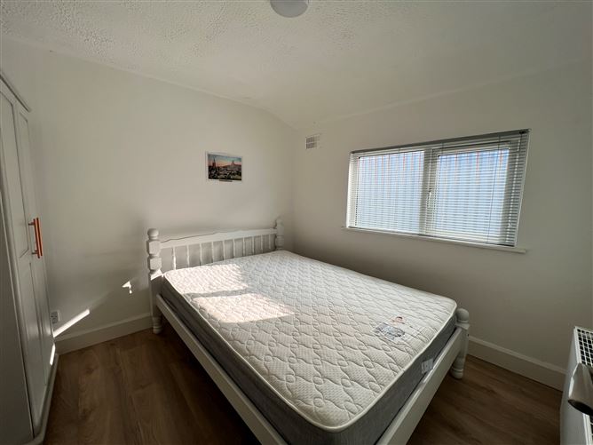 15 Saint James Square, 	Tower Street, Cork City, Cork