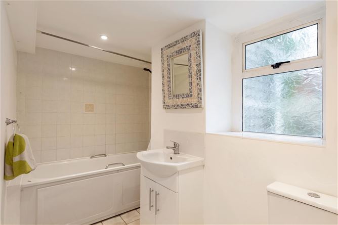 6 Vergemount Hall, Clonskeagh Road, Dublin 6