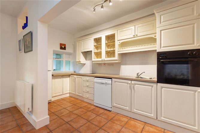 6 Vergemount Hall, Clonskeagh Road, Dublin 6