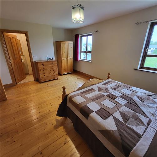 32 Shannon Cove  , Dromod, Leitrim