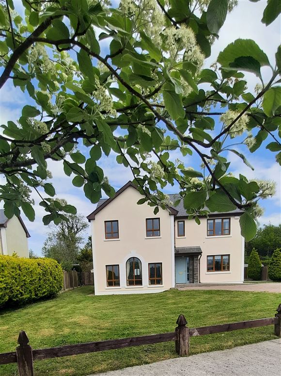 32 Shannon Cove  , Dromod, Leitrim