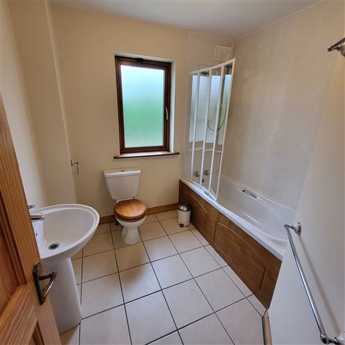 32 Shannon Cove  , Dromod, Leitrim