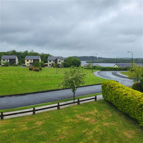 32 Shannon Cove  , Dromod, Leitrim