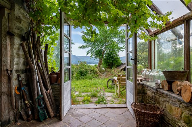 Photo 10 of 60 — Spyglass Hill, Loughaunacreen, Kilmakillouge, Lauragh - Kenmare, Co. Kerry