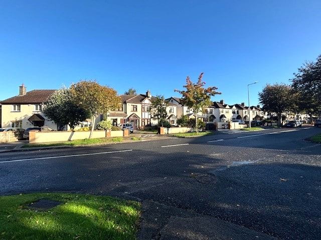 Photo 1 of 17 — Hazelwood Crescent, Dublin 22