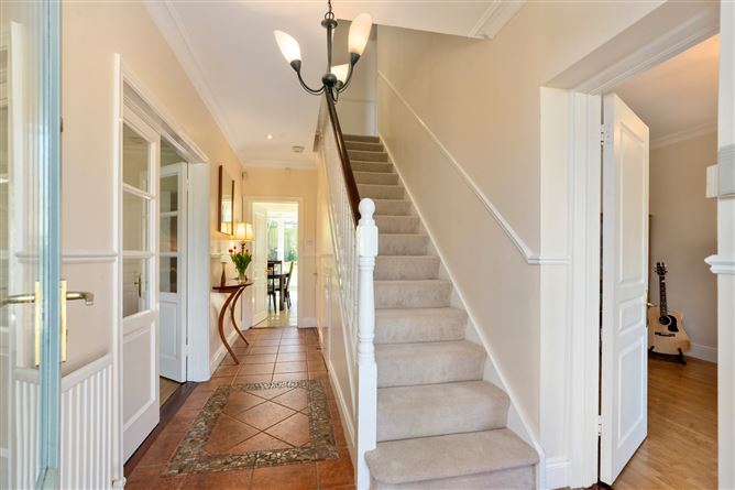 32 Holmwood, Cabinteely, Dublin 18