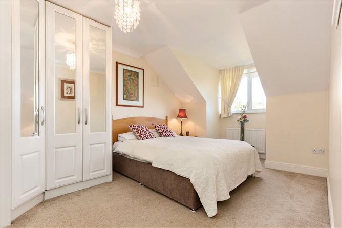 32 Holmwood, Cabinteely, Dublin 18