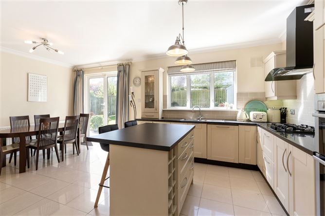 32 Holmwood, Cabinteely, Dublin 18