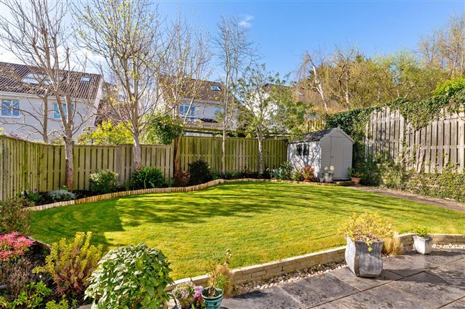 32 Holmwood, Cabinteely, Dublin 18
