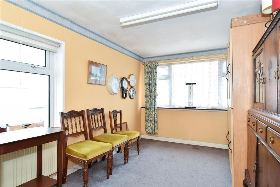 4 Glenard Crescent, Salthill, Galway