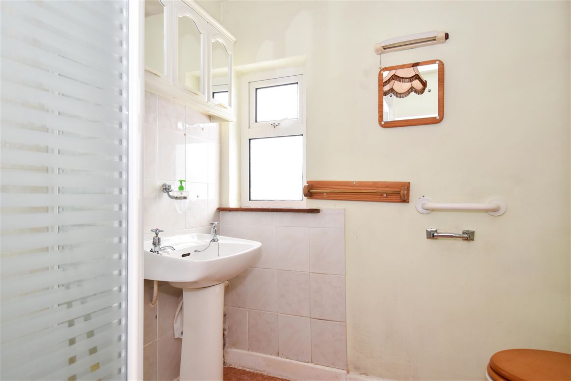 4 Glenard Crescent, Salthill, Galway